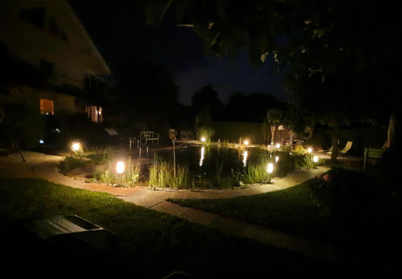 Garden Paradise Bled Apartments - Garden, Pond And Castle View ภายนอก รูปภาพ