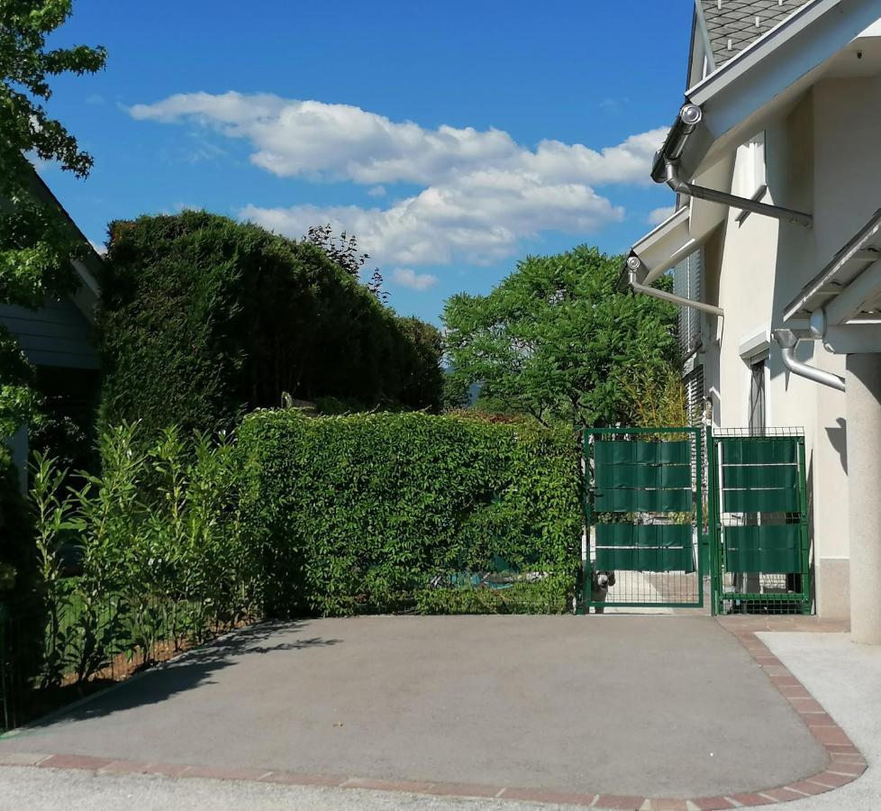 Garden Paradise Bled Apartments - Garden, Pond And Castle View ภายนอก รูปภาพ